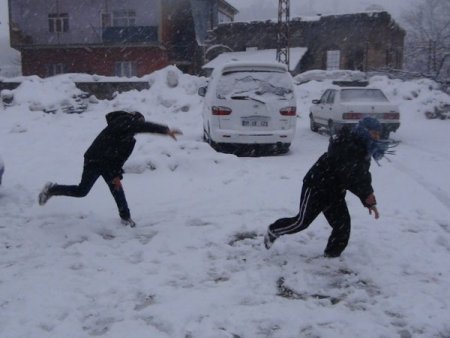 Bitlis’te kar yağışı yeniden etkili oldu