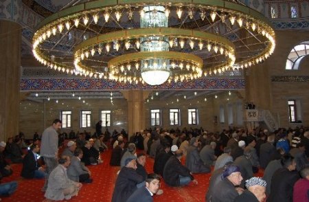 Bitlis'te Kutlu Doğum'a 4 dilli kutlama