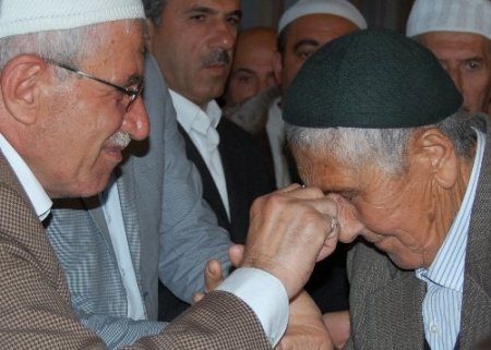 Bitlis'te Kutlu Doğum'a 4 dilli kutlama