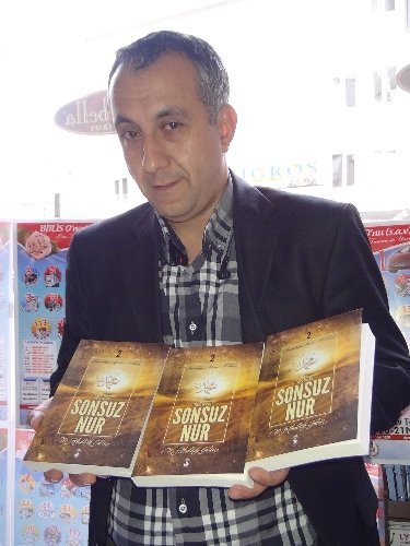 Bitlis'te Peygamber Efendimiz'in hayatını okuyan kazanıyor