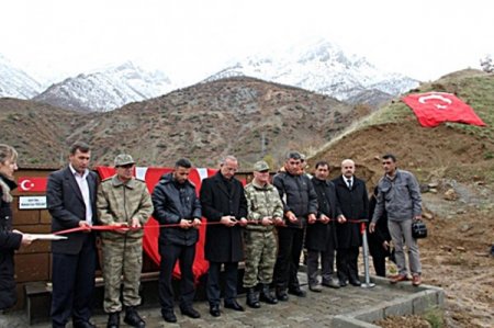 Bitlis'te şehit korucular anısına yaptırılan çeşmenin açılışı yapıldı