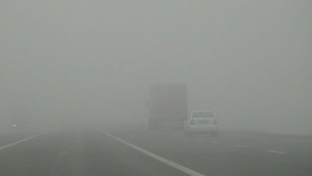 Bitlis’te sis görüş mesafesini 5 metreye düşürdü
