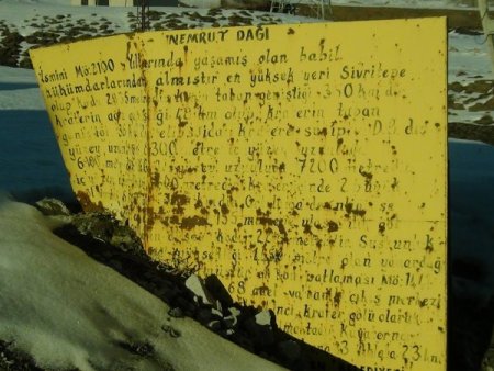 'Bitlis'teki Nemrut’un 2 bin 700 yıllık mezarı ve hazinesine ulaşıldı'