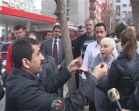 Bitmeyen metro inşaatı İzmir esnafını isyan ettirdi