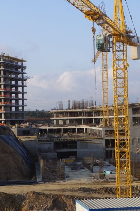 ‘Bizimkisi gökyüzünde demir kafeste ekmek kavgası’