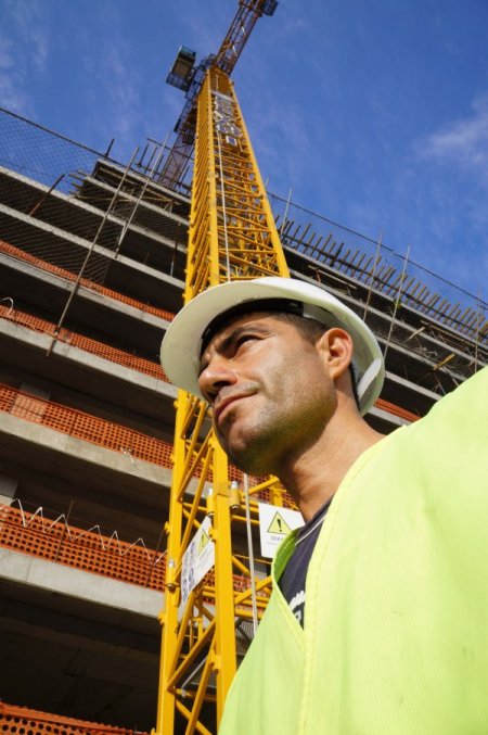 ‘Bizimkisi gökyüzünde demir kafeste ekmek kavgası’