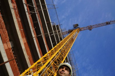 ‘Bizimkisi gökyüzünde demir kafeste ekmek kavgası’