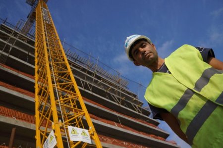 ‘Bizimkisi gökyüzünde demir kafeste ekmek kavgası’