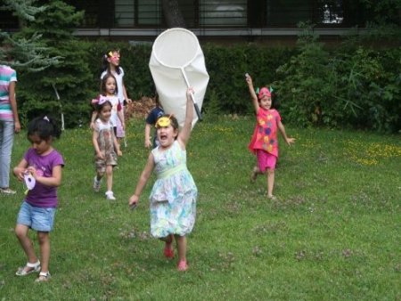 Böcek Şenlik Okulu böcek korkusunu yeniyor