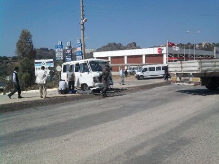 Bodrum'da Tır İle Öğrenci Servisi Çarpıştı: 10 Öğrenci Yaralı