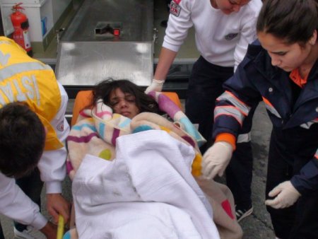 Boğaz turu yapan 6 turist denize düştü