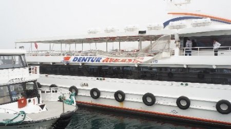 Boğaz'da kaza yapan teknede hasar oluştu