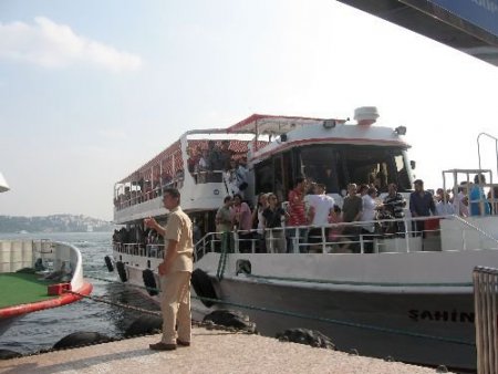 Boğaziçi Köprüsü'nden Atlayan Genç, Tur Teknesi Tarafından Kurtarıldı