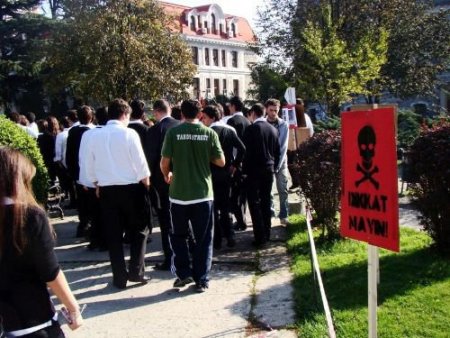 Boğaziçililerden Tel Örgülü Kum Torbalı Eylem