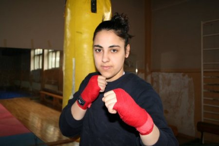 Boksör Pınar Kardağ, Türkiye Şampiyonası'na hazırlanıyor