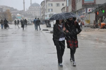 Bolu beyaza büründü