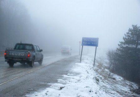 Bolu Dağı'nda Kar Ve Sis Ulaşımı Aksatıyor