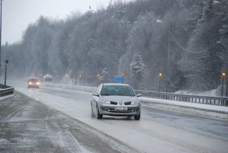 Bolu Dağı'nda Kar Yağışı Aralıklarla Etkili Oluyor