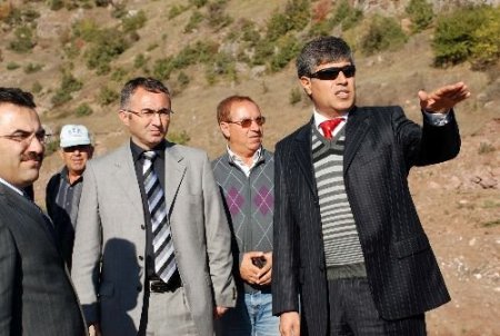 Bolu Valisi Yapımı Süren Mengen Yolunu Denetledi