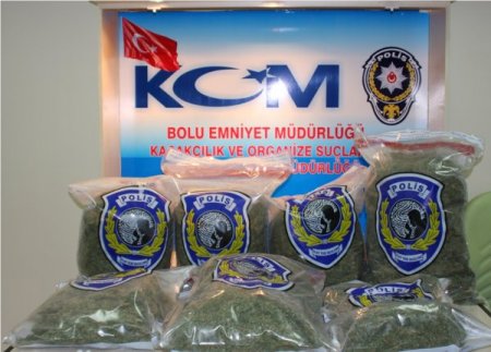 Bolu'da 2 çuval esrar ele geçirildi