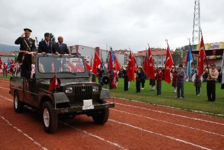 Bolu'da Askerler Ayakta Alkışlandı