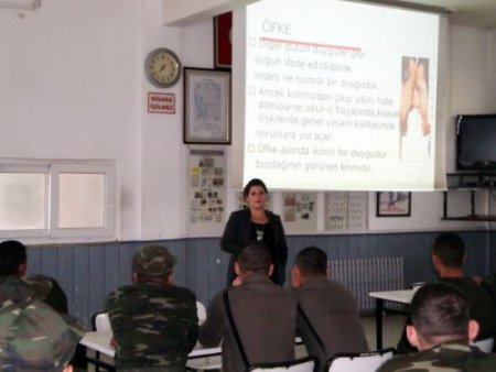 Bolu'da Askerlere Öfke Kontrolü Eğitimi Verildi
