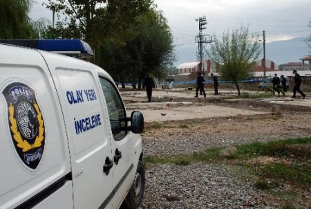 Bolu'da Boğazı Kesilmiş Bir Erkek Cesedi Bulundu