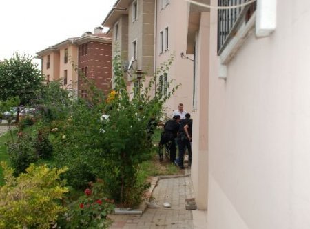 Bolu'da Cinnet: 1'i Polis 2 Yaralı