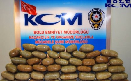 Bolu'da durdurulan kamyonda 125 kilogram esrar ele geçirildi