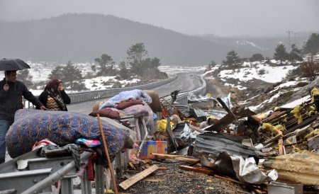 Bolu'da hortum yayla evlerini yuttu