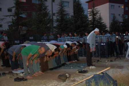 Bolu'da İbda-c'liler Cezaevi Girişinde Eylem Yaptı