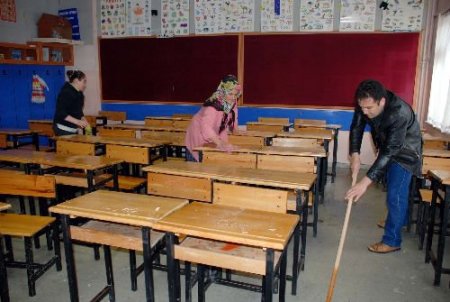 Bolu'da Okullar Domuz Gribine Karşı Dezenfekte Ediliyor