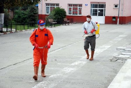 Bolu'da Okullar Domuz Gribine Karşı Dezenfekte Ediliyor