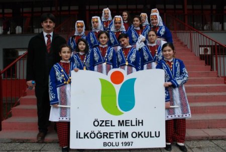 Bolu'da Okullararası Halk Oyunları Yarışması Düzenlendi