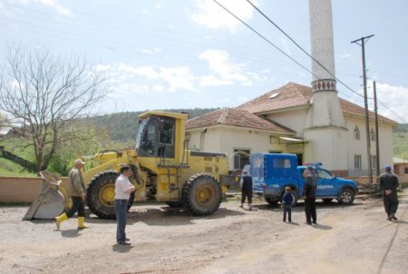 Bolu’da Selden Zarar Gören Köyde Hasar Tesbiti Yapılıyor