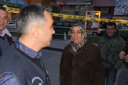 Bomba Şüphesiyle Emniyeti Alarma Geçiren Çantanın Sahibi, Basın Mensuplarına Saldırmaya Çalıştı