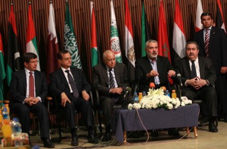 Bombardıman altında Gazze'ye Davutoğlu ve 9 Arap ülkesi bakandan tarihi ziyaret