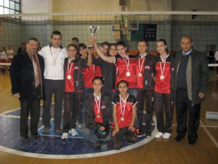 Bor Kız Teknik Ve Meslek Lisesi Şampiyon