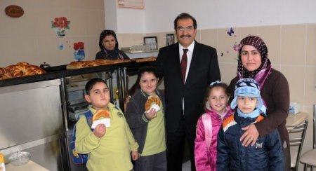 Börek ustası işsiz çift kaymakamlık sayesinde iş veren oldu