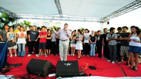 Bornova'da Liselerarası Müzik Yarışması