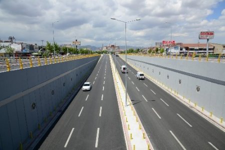 Borsa Köprülü Kavşağı trafiğe açıldı