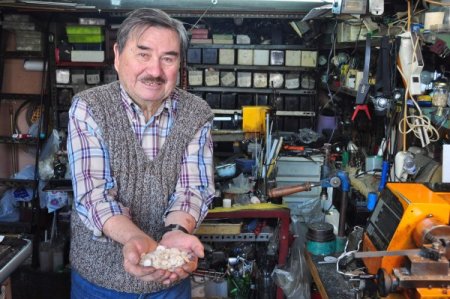 Boş Zamanını Geçirmek İçin Açtığı Dükkandan Ünlü Firmalara Plastik Dişli Satıyor