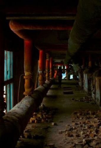 Boşalan Gizli Sovyet Üslerini Halk Yağmalıyor