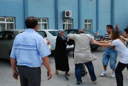 Boşandığı Eşinden Olan Çocuklarının Cenazesini Almak İçin Kavga Çıkardı