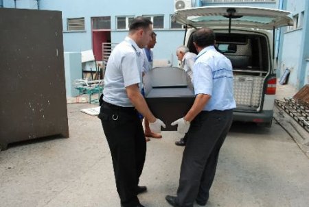 Boşandığı Eşinden Olan Çocuklarının Cenazesini Almak İçin Kavga Çıkardı