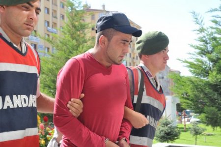 Boşandığı eşini 3 yerinden bıçaklayan şahıs adliyeye çıkarıldı