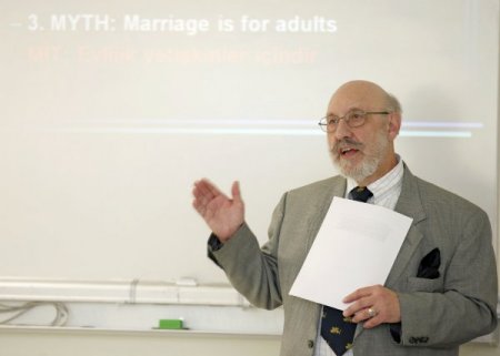 Boşanma Şampiyonu İzmir’de Sertifikalı Aile Terapistleri Yetişiyor