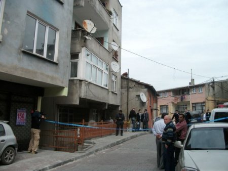 Boşanmak İsteyen Eşini Vurduktan Sonra İntihar Eden Şahsın Durumu Ağır