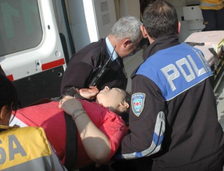 Boşanmak üzere olduğu eşini pompalı tüfekle vurdu