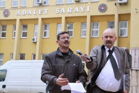 Boşanmış babalardan Adalet Bakanlığı’na çocuk haczi tepkisi